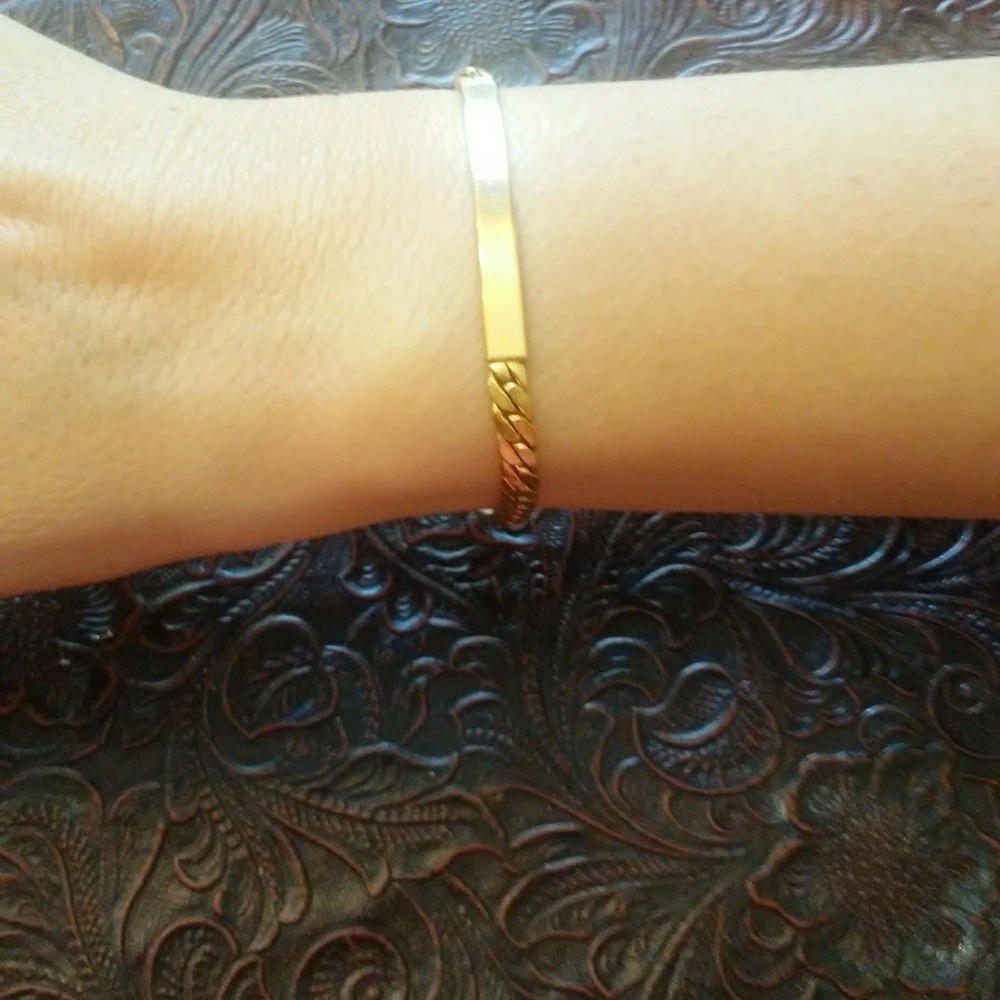 Simple gold braclet - Picture 2 of 4
